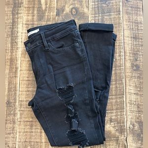 Levi’s 711 Skinny Jeans